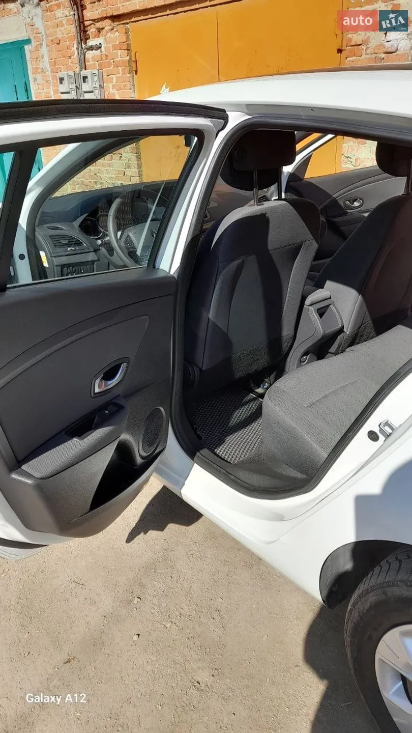 2010 Renault Megane - мініатюра 13
