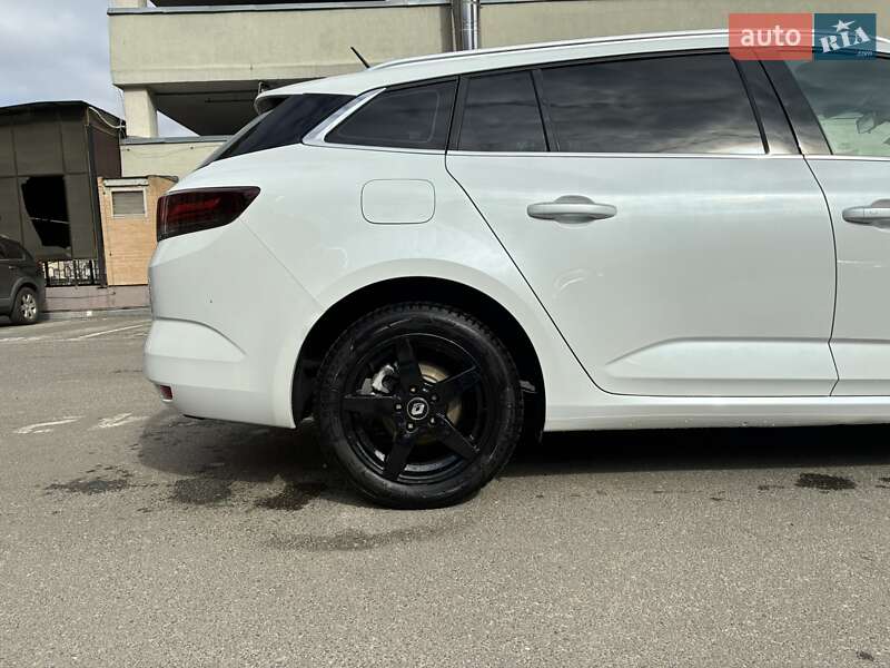 Универсал Renault Megane 2021 в Киеве фото 15 Универсал Renault Megane 2021 в Киеве