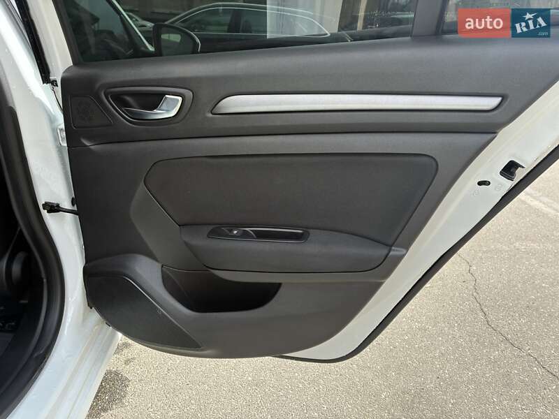 Универсал Renault Megane 2021 в Киеве фото 58 Универсал Renault Megane 2021 в Киеве