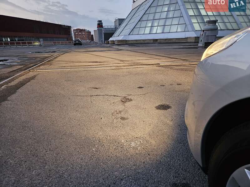 Хэтчбек Renault Megane 2010 в Днепре