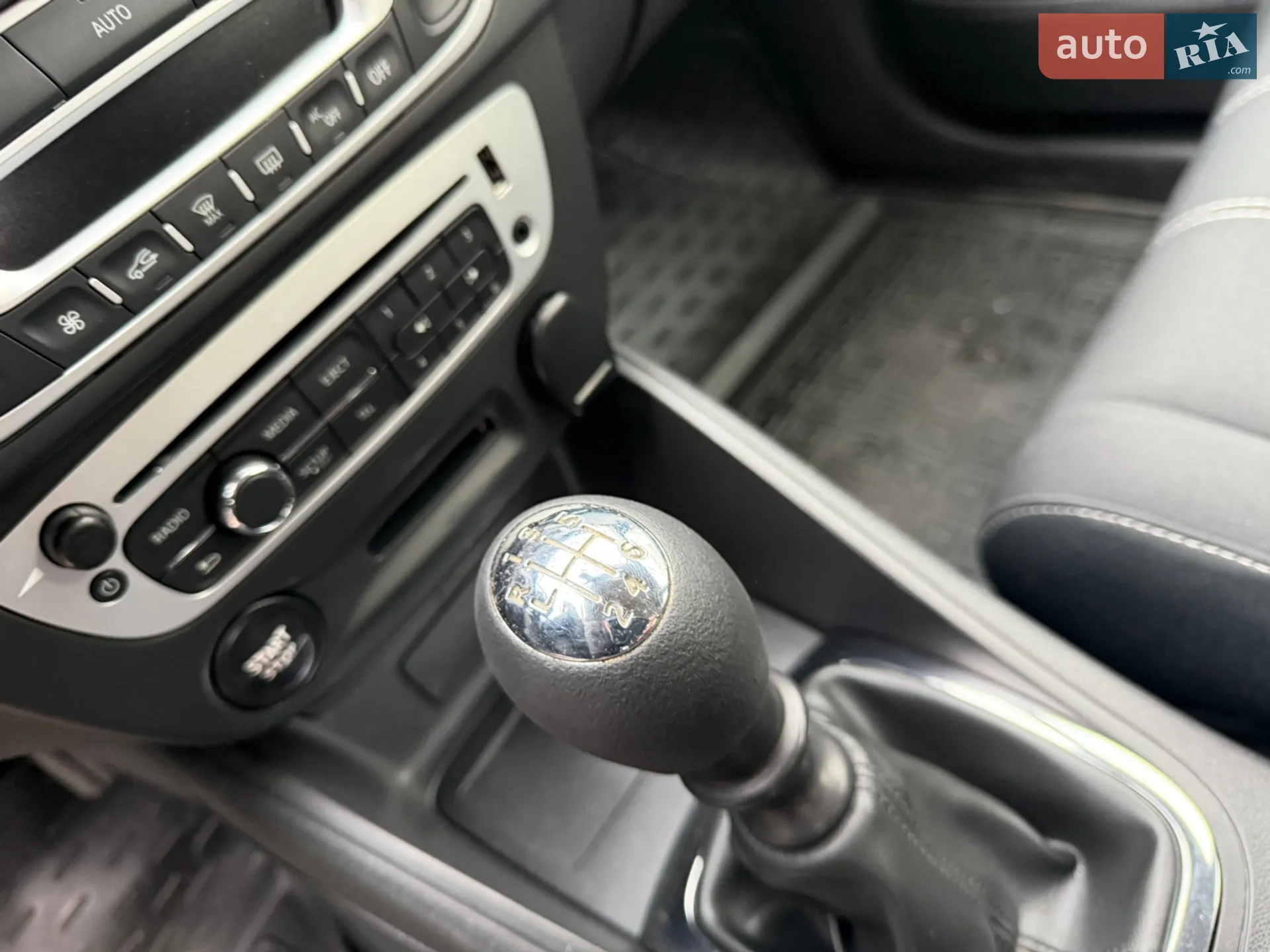 2014 Renault Megane - мініатюра 33