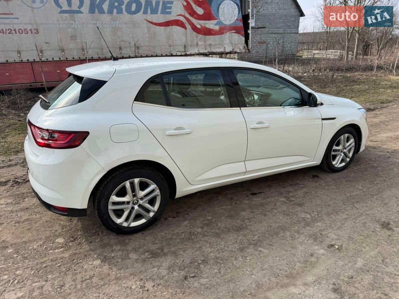 Хэтчбек Renault Megane 2017 в Калуше