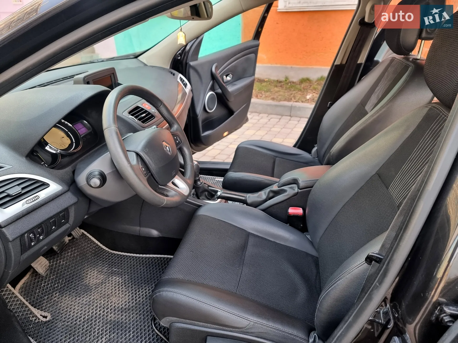 2010 Renault Megane - мініатюра 36