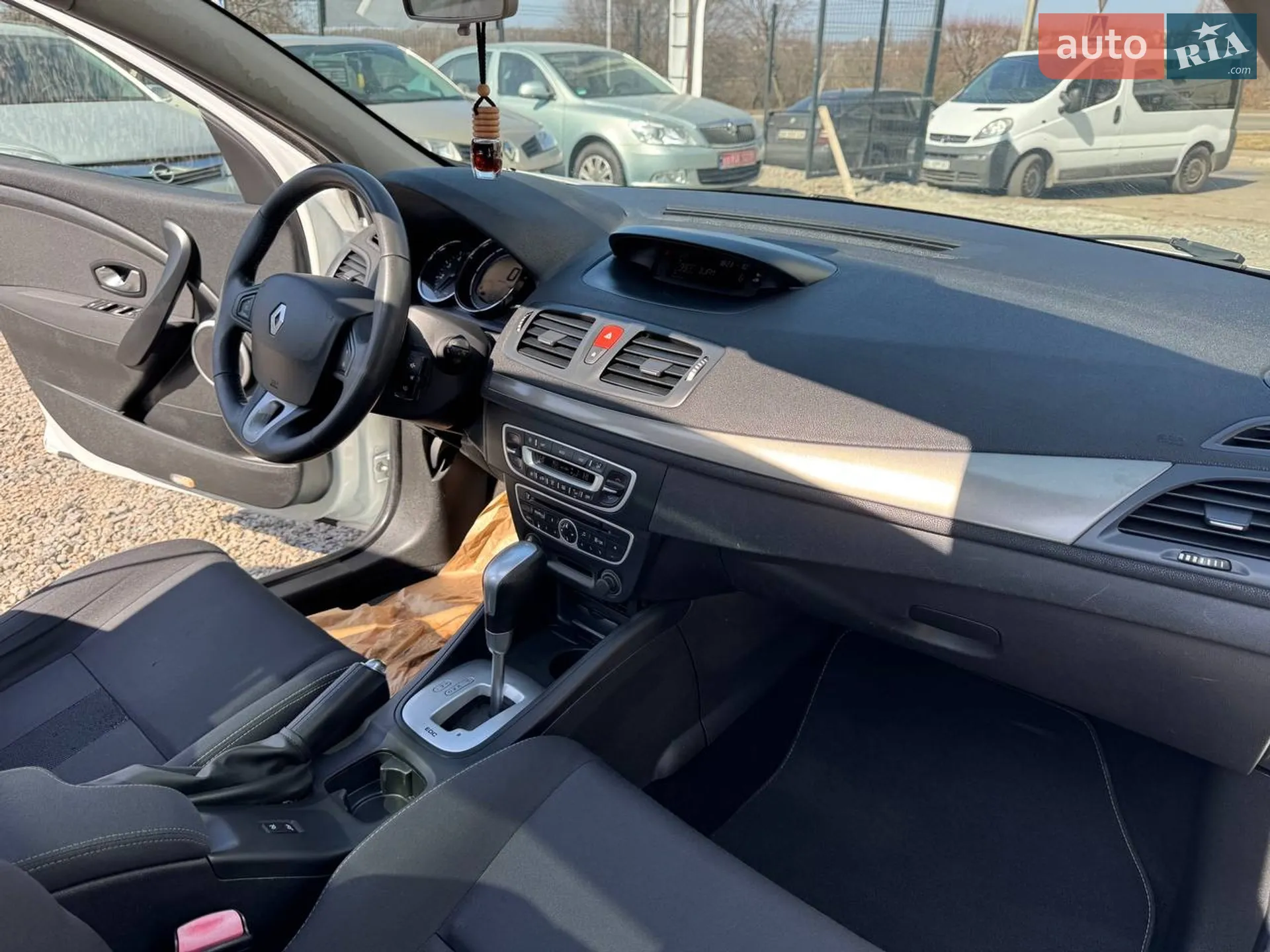 2011 Renault Megane - мініатюра 44