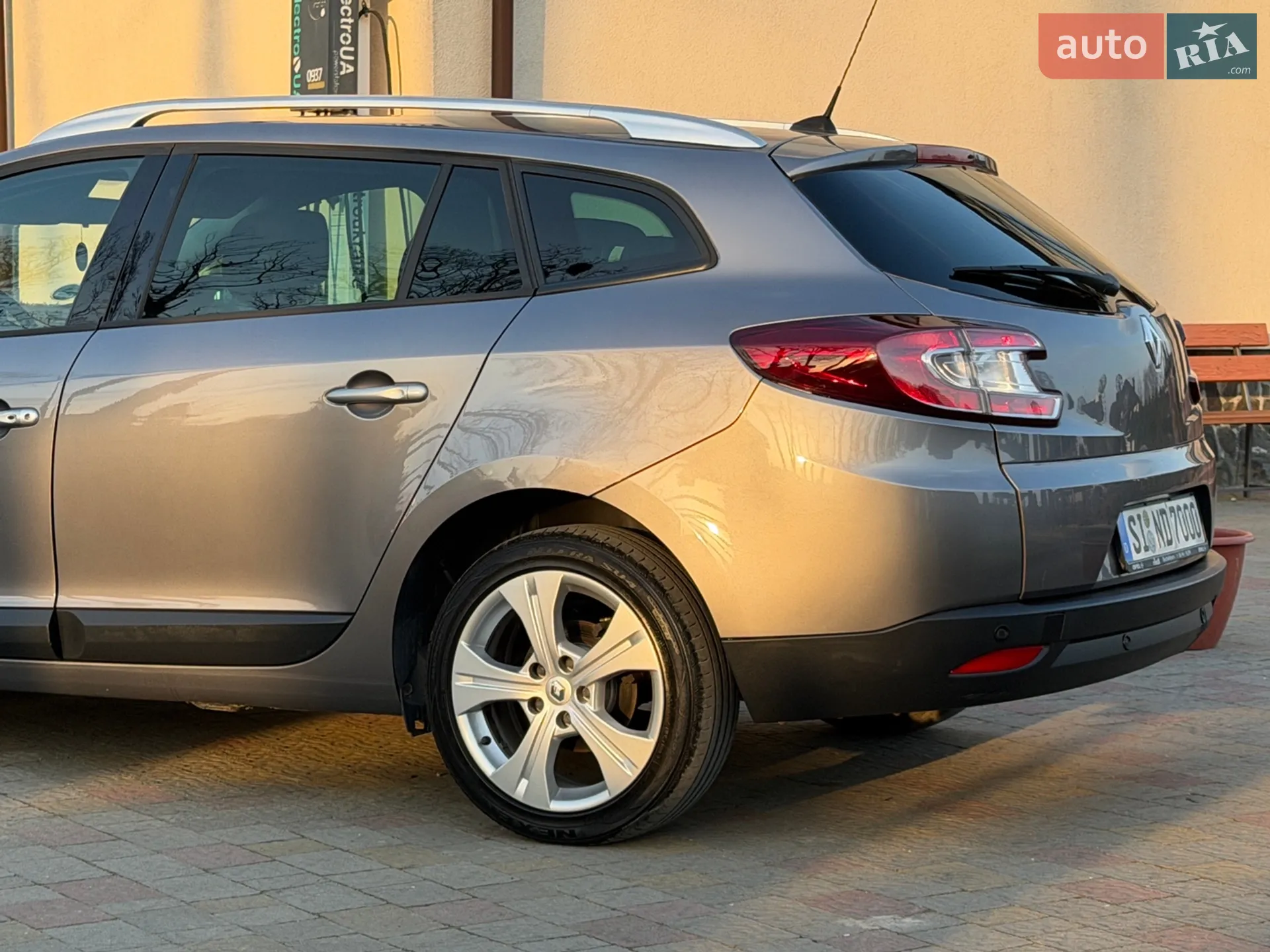 2010 Renault Megane - мініатюра 9