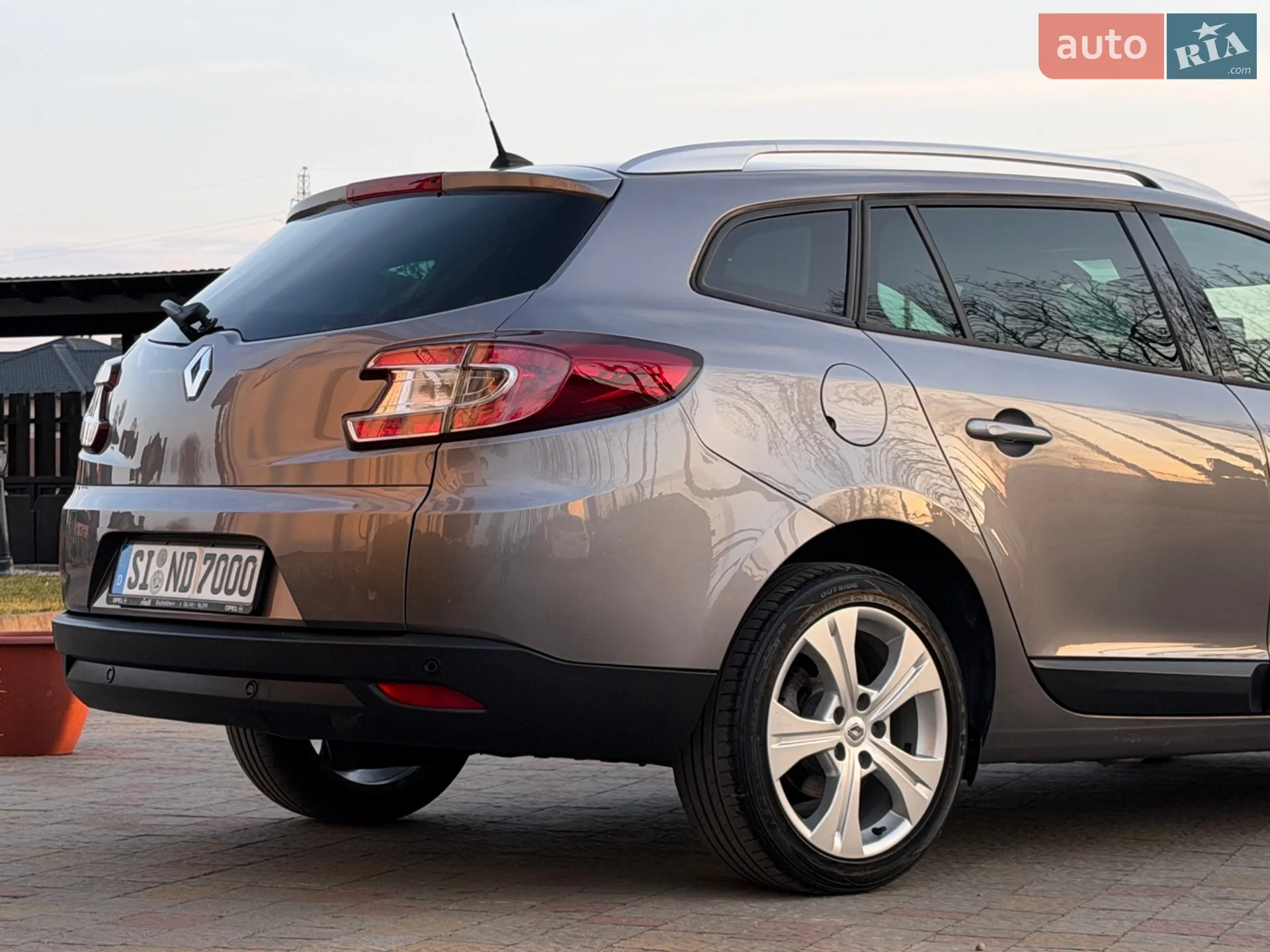 2010 Renault Megane - мініатюра 23