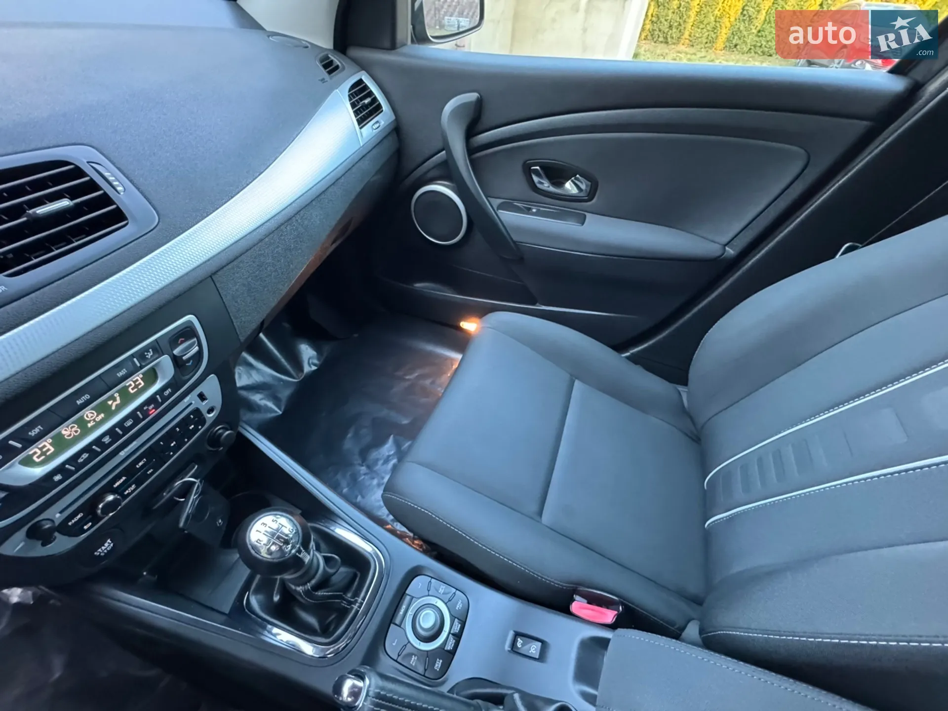 2012 Renault Megane - мініатюра 36