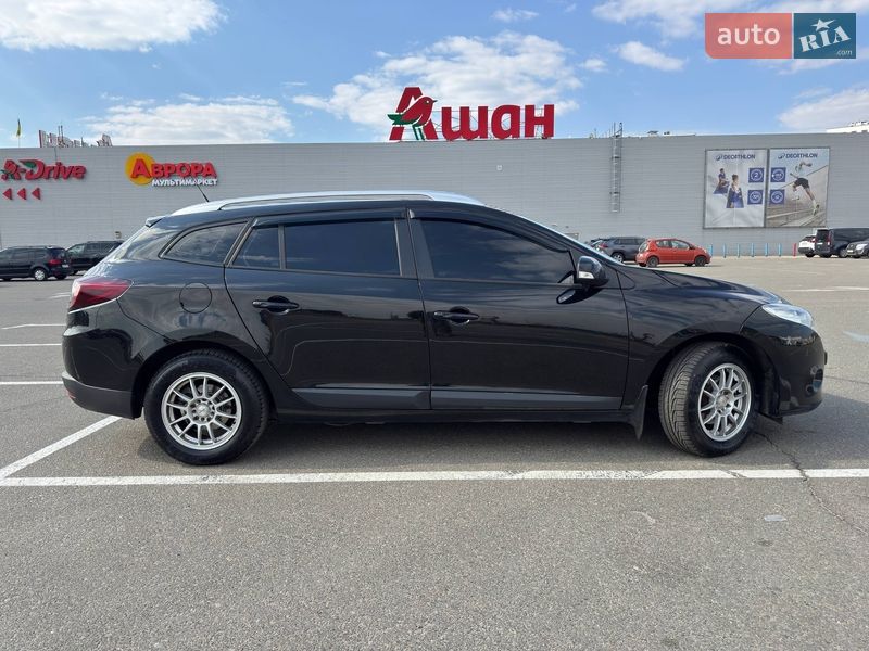 Універсал Renault Megane 2011 в Києві фото 17 Універсал Renault Megane 2011 в Києві