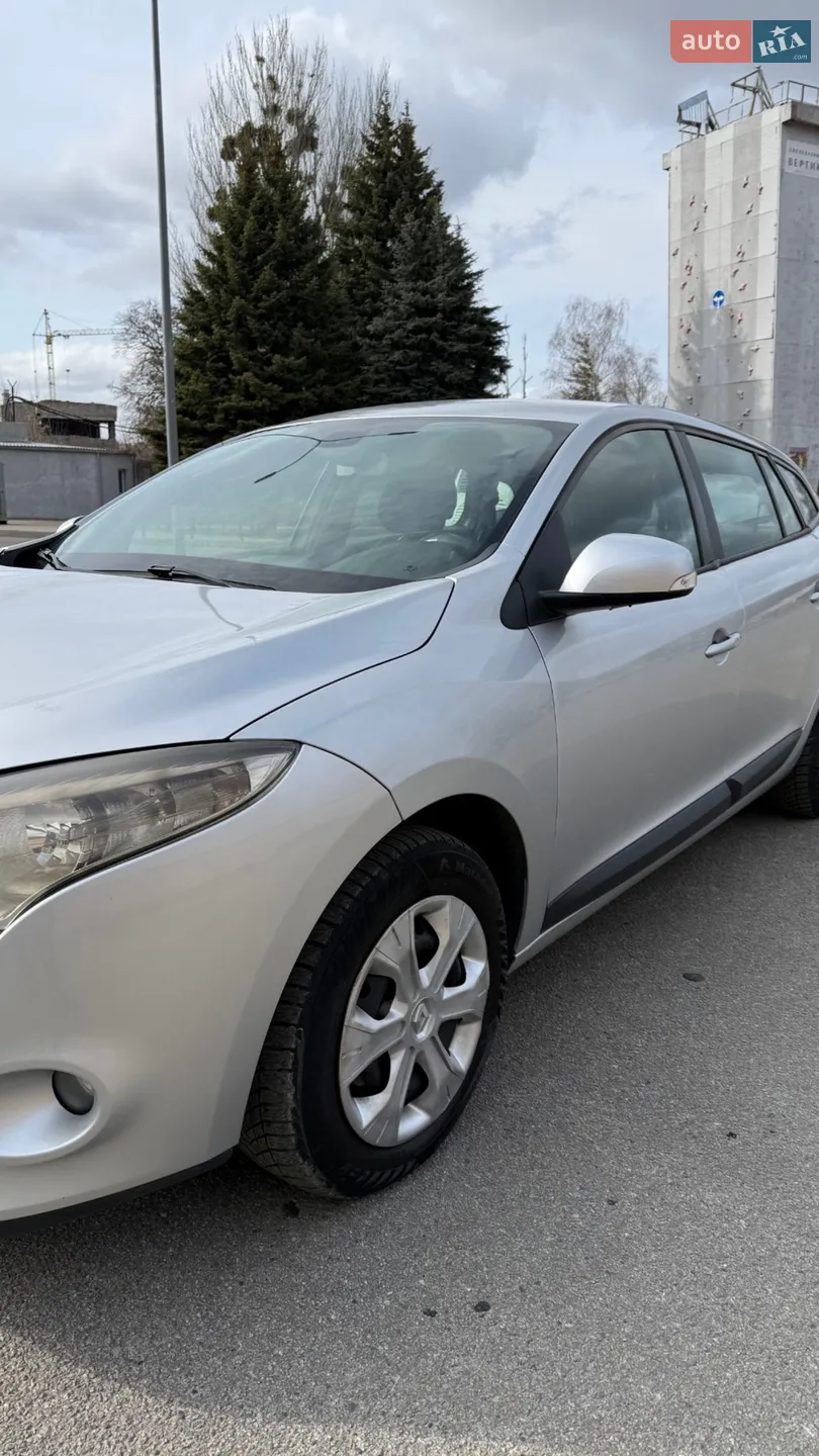2010 Renault Megane - мініатюра 2