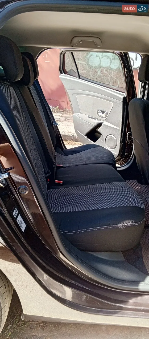 2011 Renault Megane - мініатюра 22