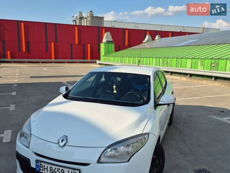 Хэтчбек Renault Megane 2011 в Киеве фото 6 Хэтчбек Renault Megane 2011 в Киеве