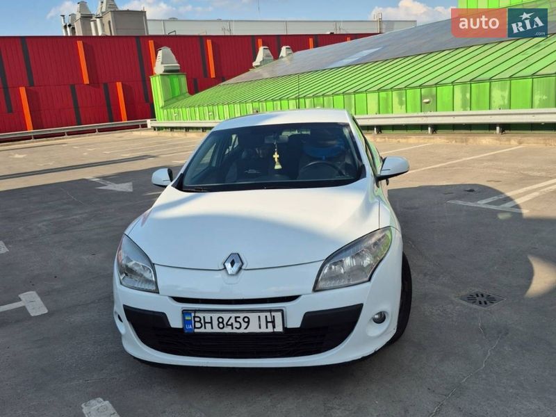 Хэтчбек Renault Megane 2011 в Киеве фото 9 Хэтчбек Renault Megane 2011 в Киеве