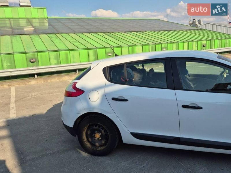 Хэтчбек Renault Megane 2011 в Киеве фото 15 Хэтчбек Renault Megane 2011 в Киеве