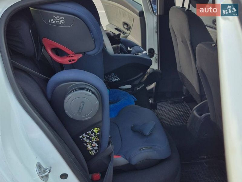 Хэтчбек Renault Megane 2011 в Киеве фото 54 Хэтчбек Renault Megane 2011 в Киеве