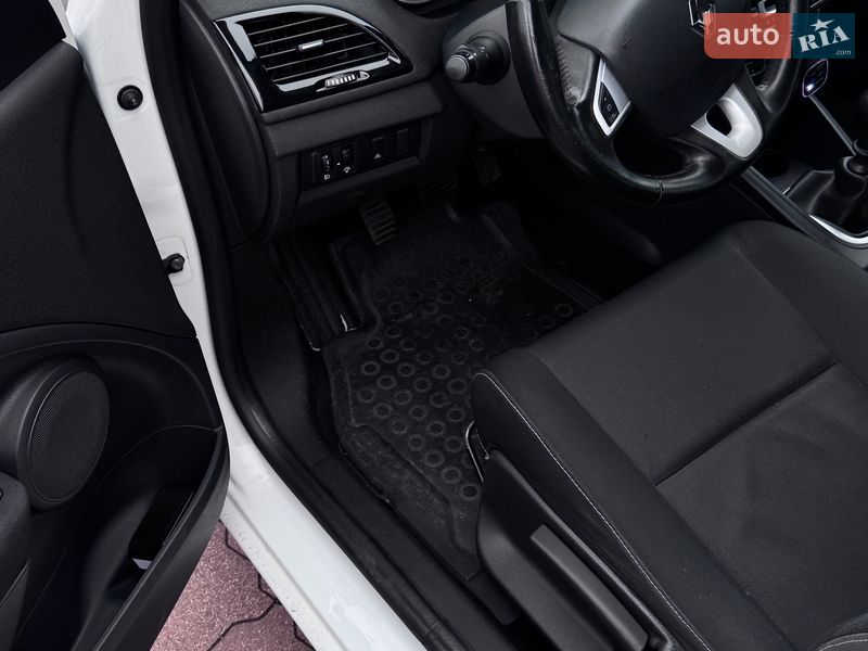 Универсал Renault Megane 2011 в Павлограде фото 5 Универсал Renault Megane 2011 в Павлограде
