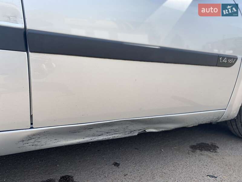 Седан Renault Megane 2005 в Житомире фото 4 Седан Renault Megane 2005 в Житомире