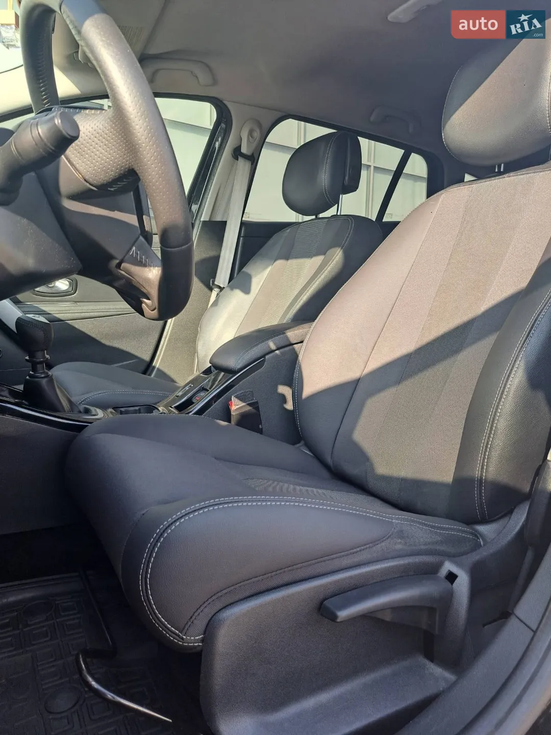 2011 Renault Megane - мініатюра 25