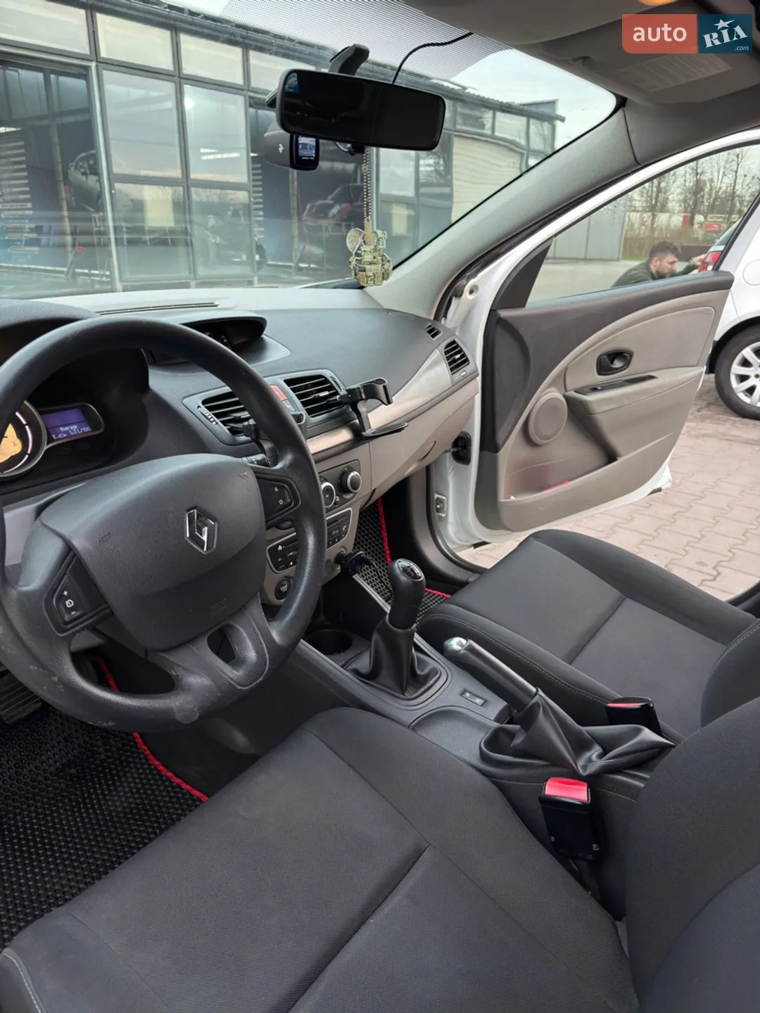 2010 Renault Megane - мініатюра 13