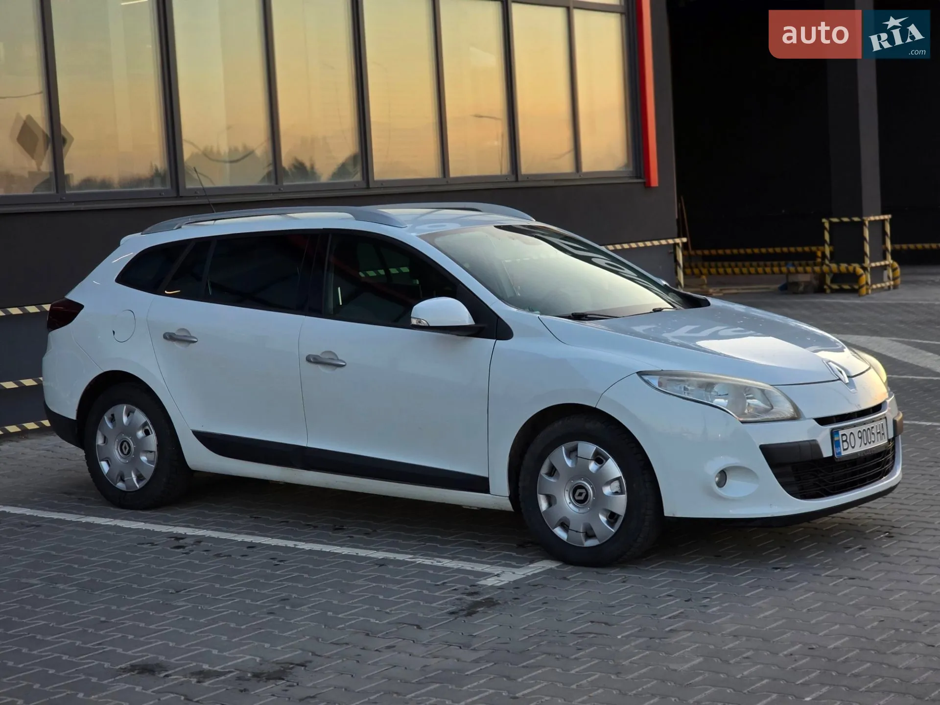 2010 Renault Megane - мініатюра 16