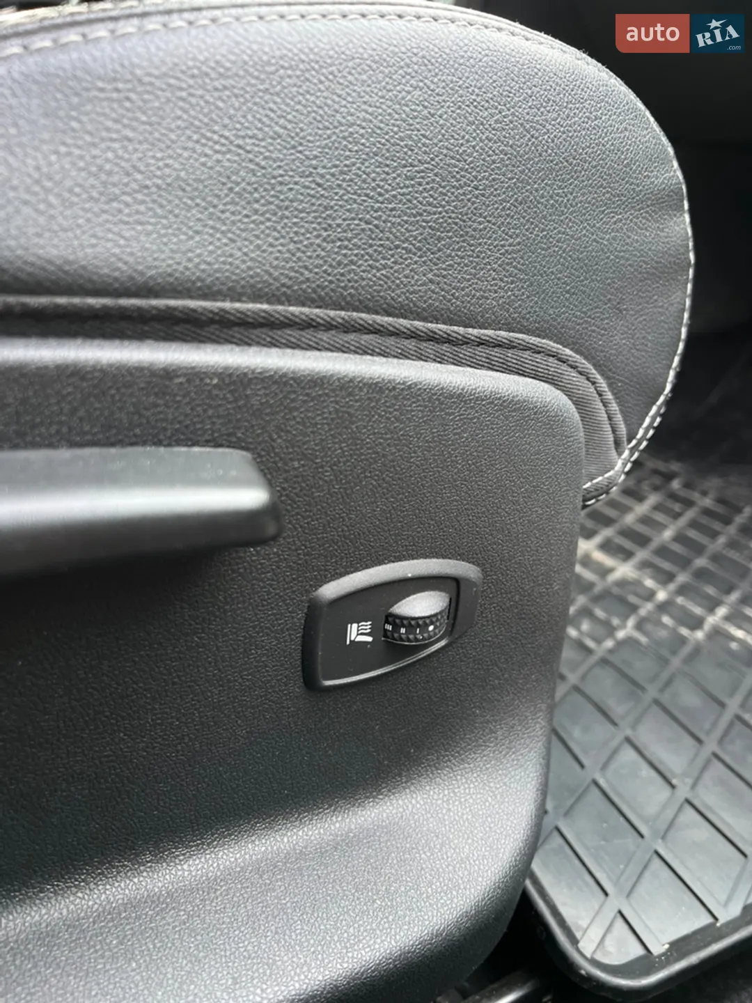 2013 Renault Megane - мініатюра 25