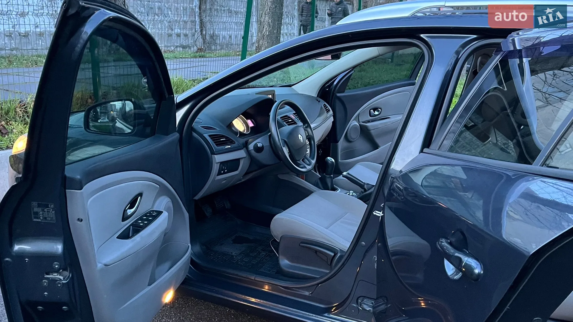 2010 Renault Megane - мініатюра 31