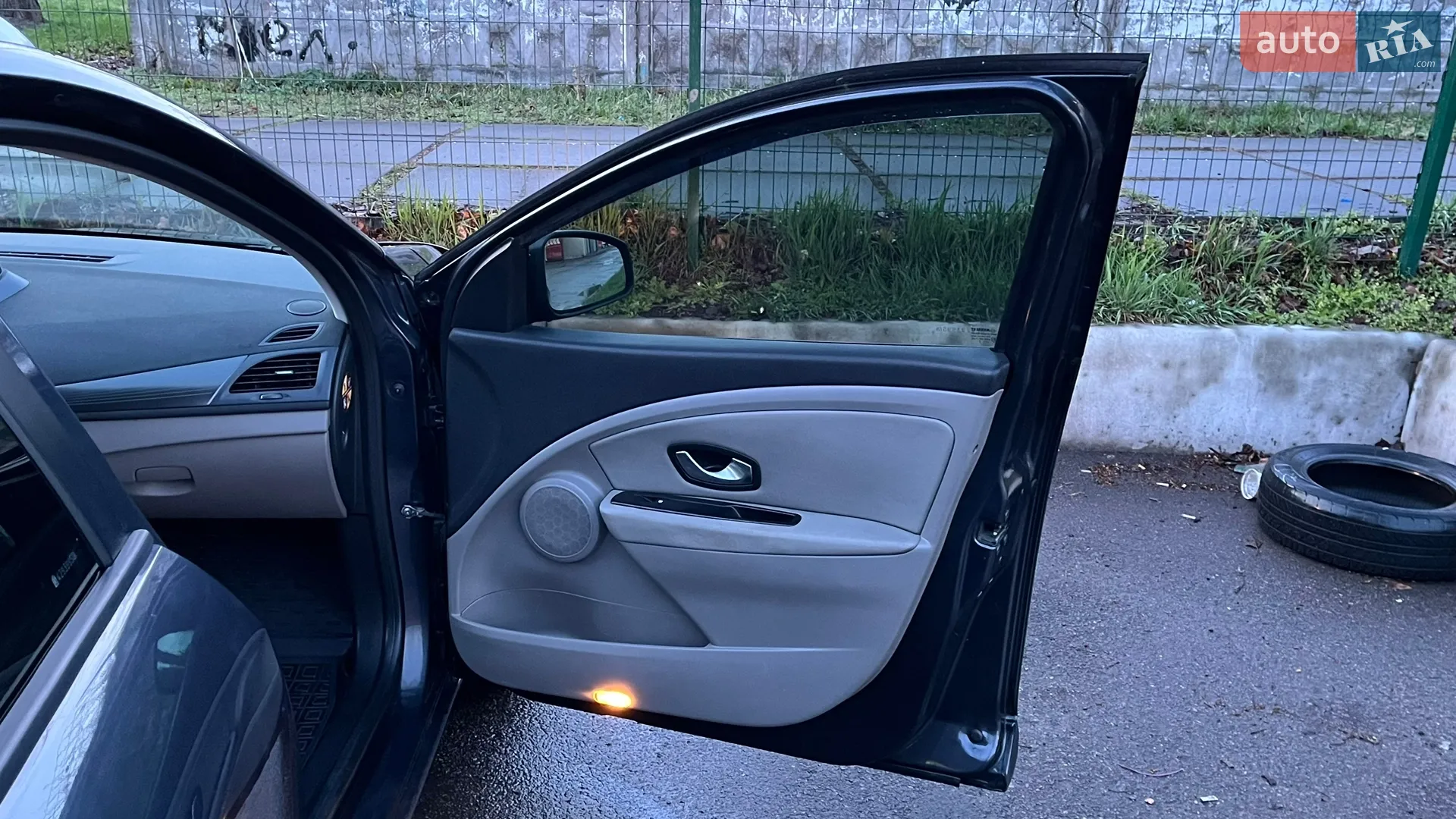 2010 Renault Megane - мініатюра 41