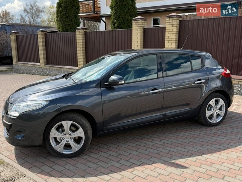 Хэтчбек Renault Megane 2008 в Ромнах фото 10 Хэтчбек Renault Megane 2008 в Ромнах