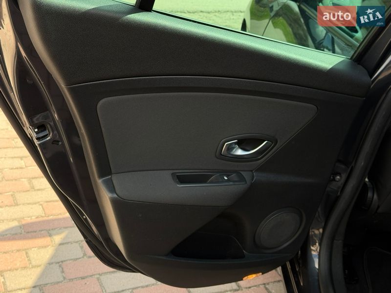 Хэтчбек Renault Megane 2008 в Ромнах фото 20 Хэтчбек Renault Megane 2008 в Ромнах