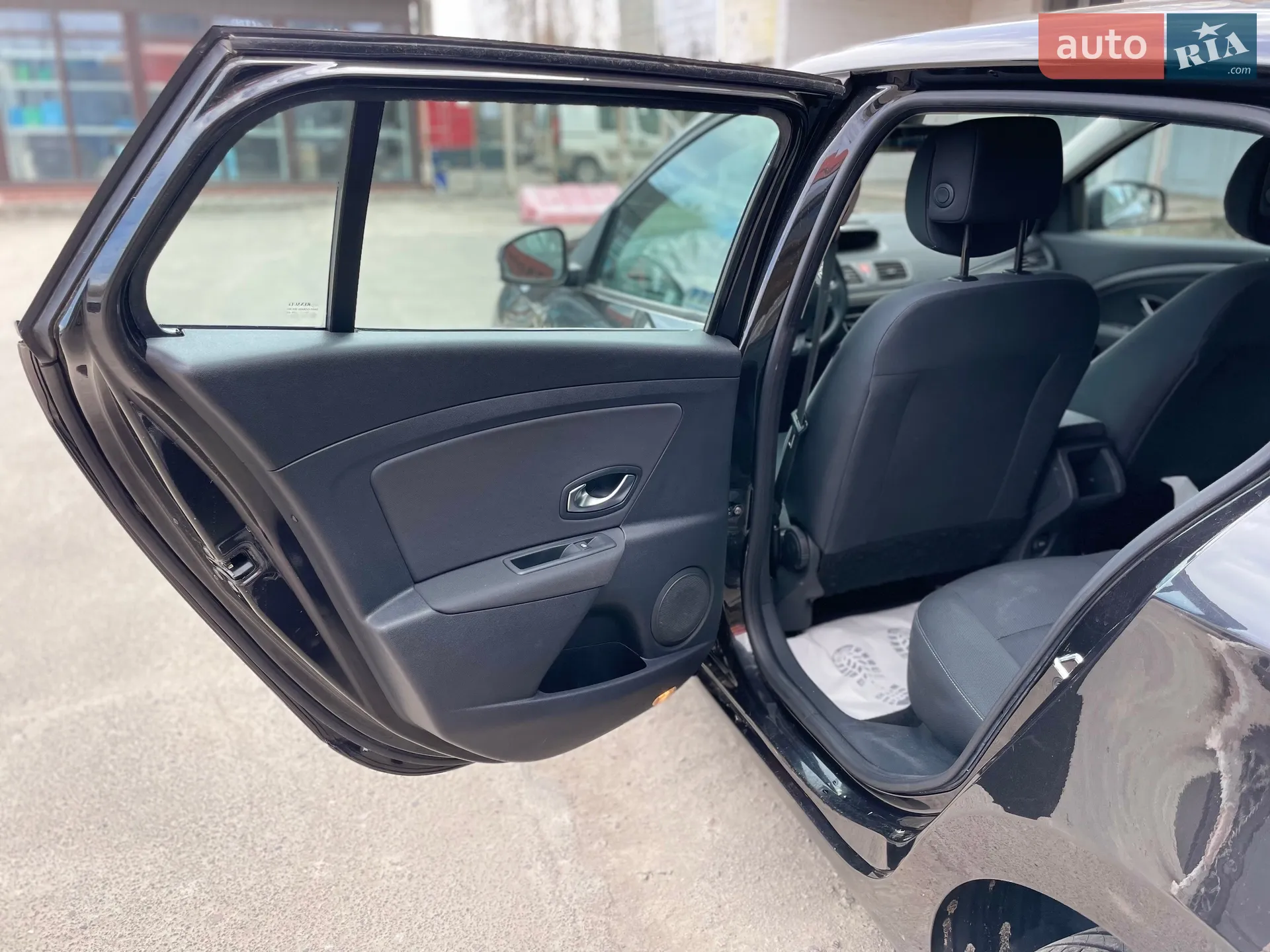 2010 Renault Megane - мініатюра 27