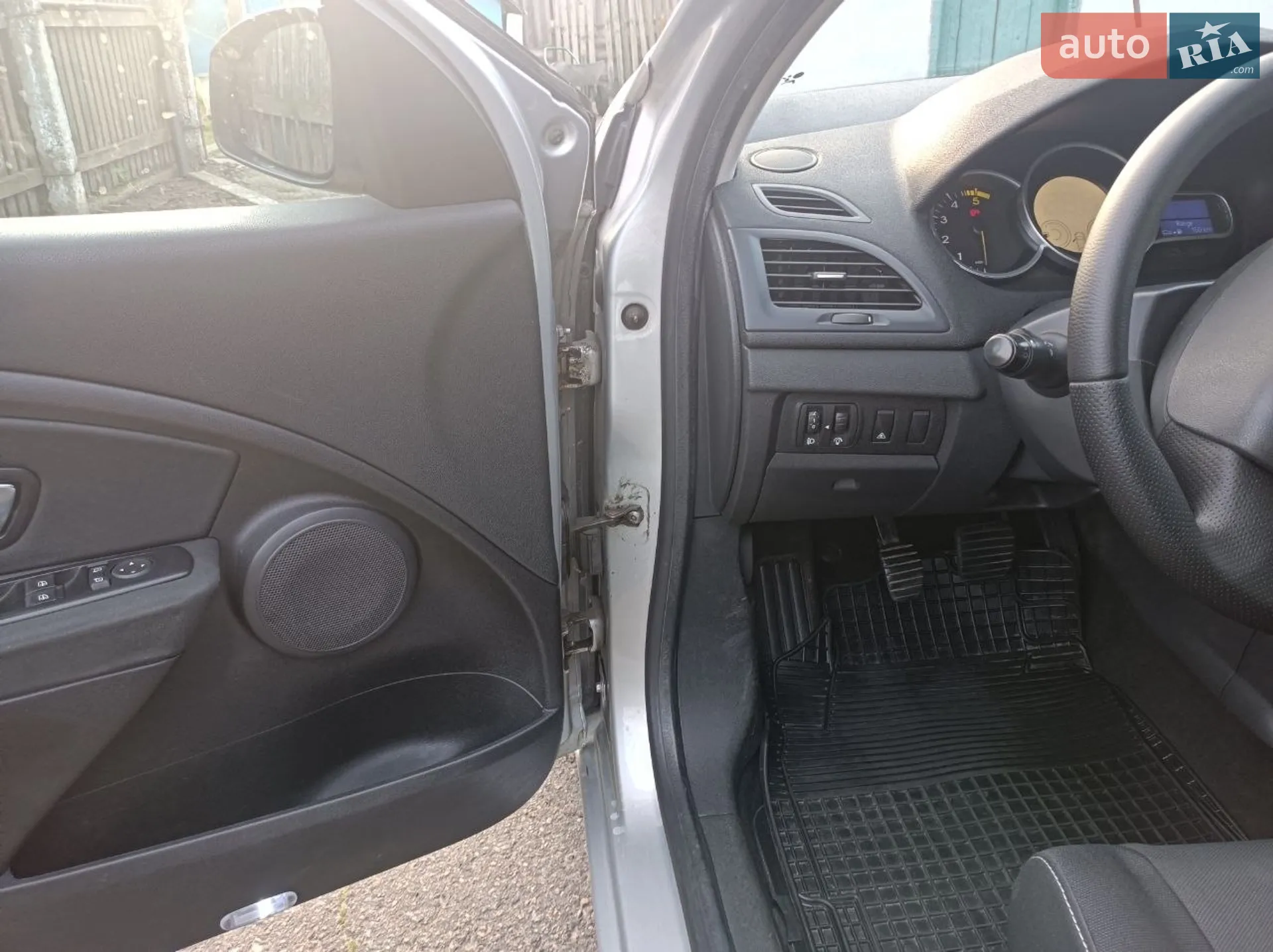 2010 Renault Megane - мініатюра 36