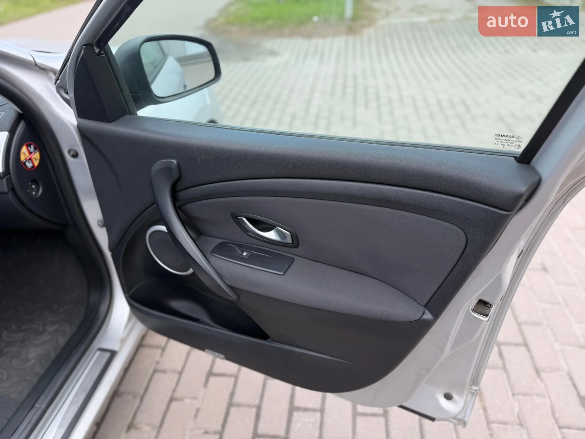 2010 Renault Megane - мініатюра 36