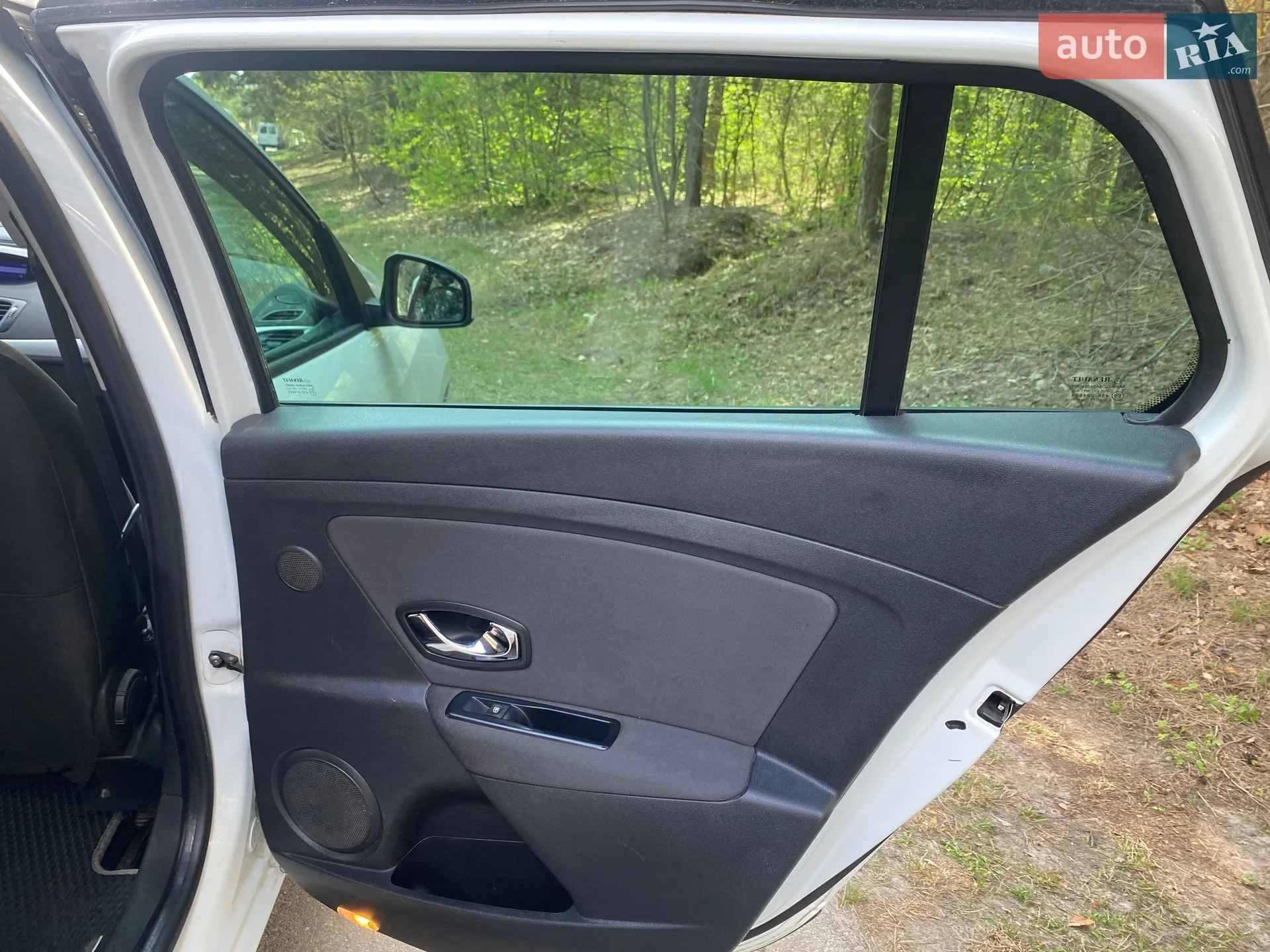 2011 Renault Megane - мініатюра 27
