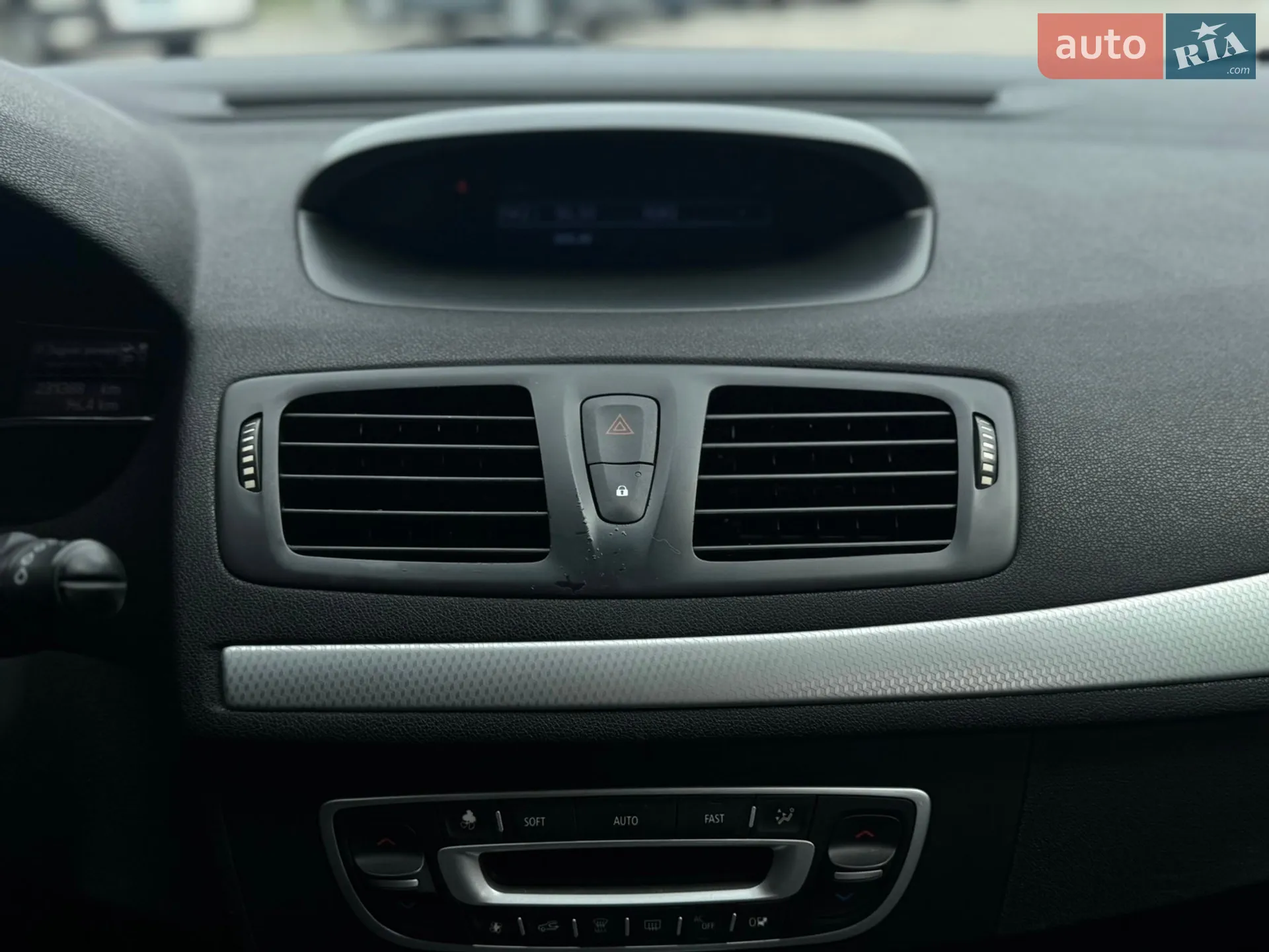 2014 Renault Megane - мініатюра 16