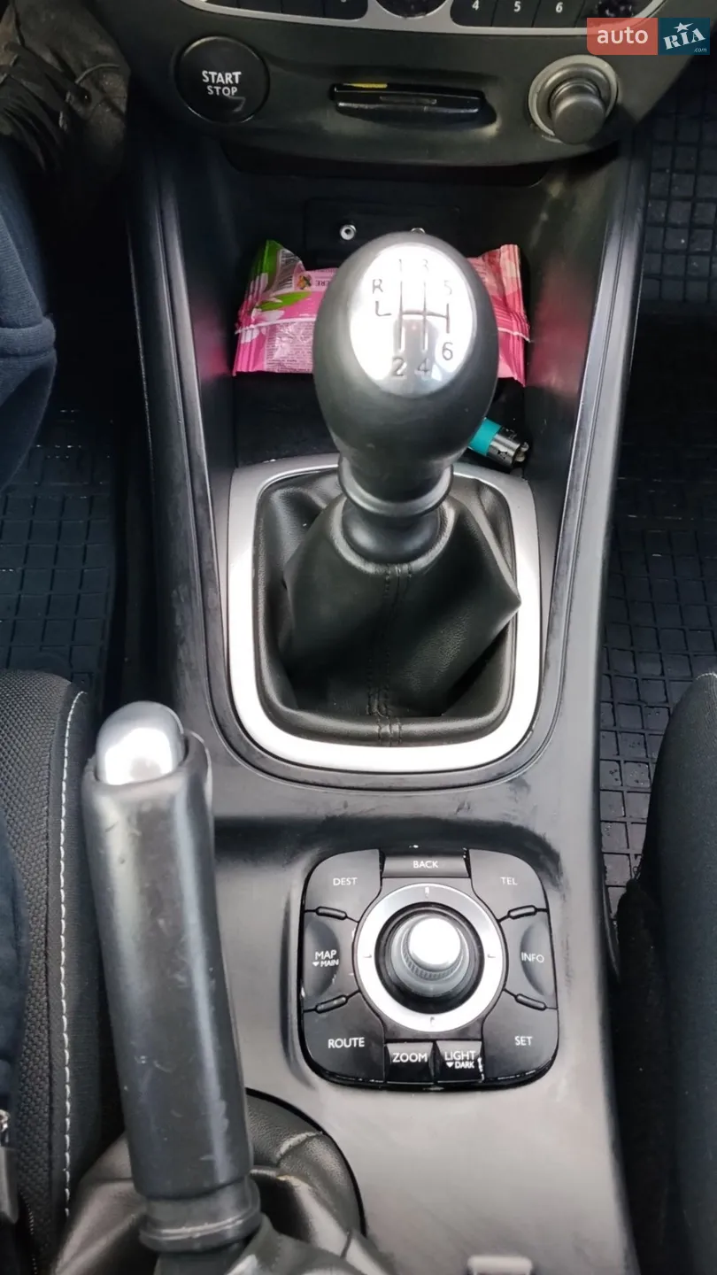 2011 Renault Megane - мініатюра 41
