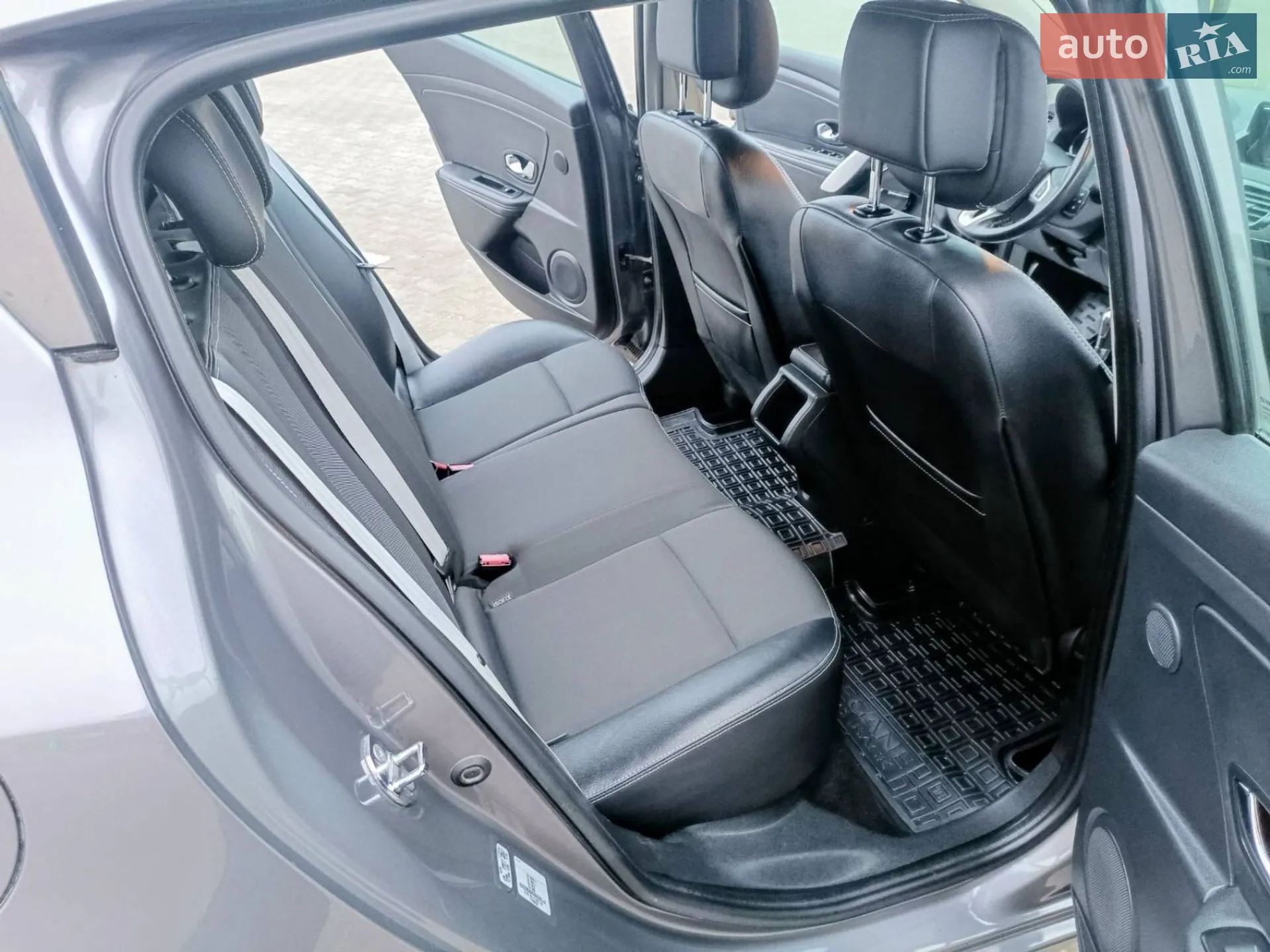 2012 Renault Megane - мініатюра 17