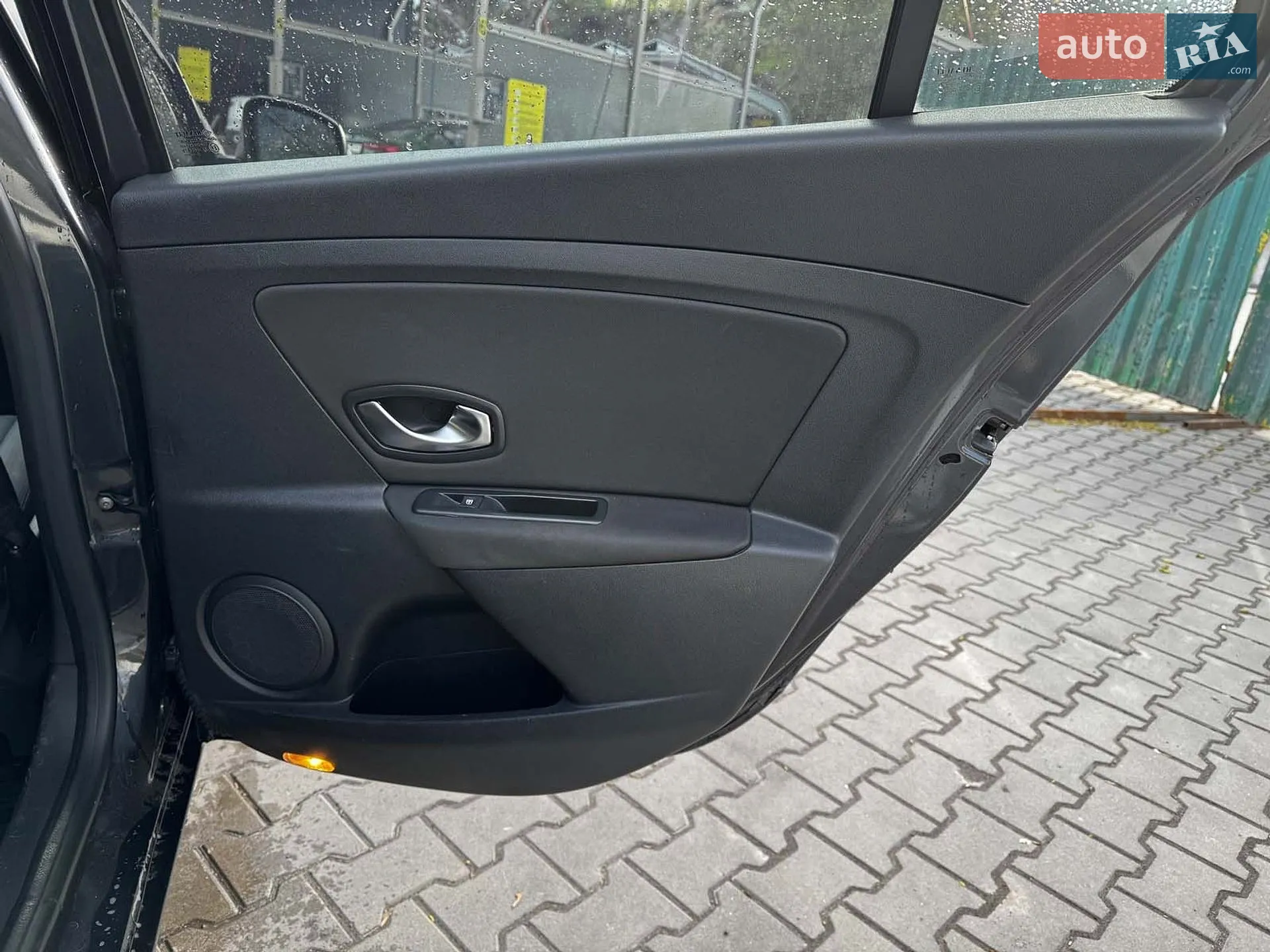 2010 Renault Megane - мініатюра 24