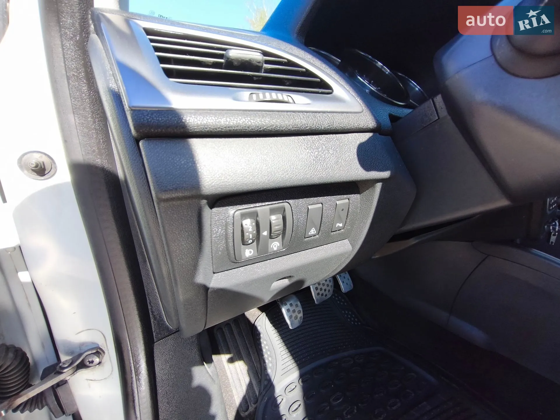 2010 Renault Megane - мініатюра 20