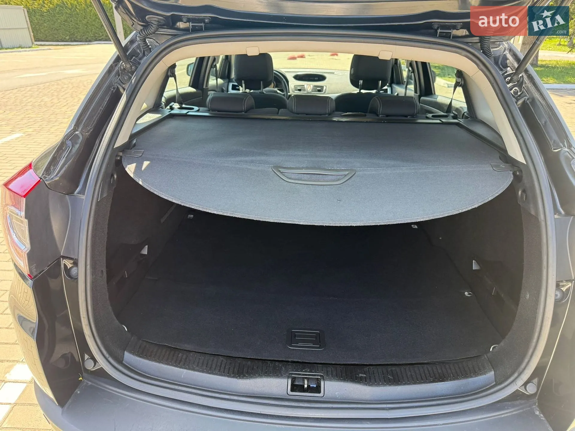 2010 Renault Megane - мініатюра 27