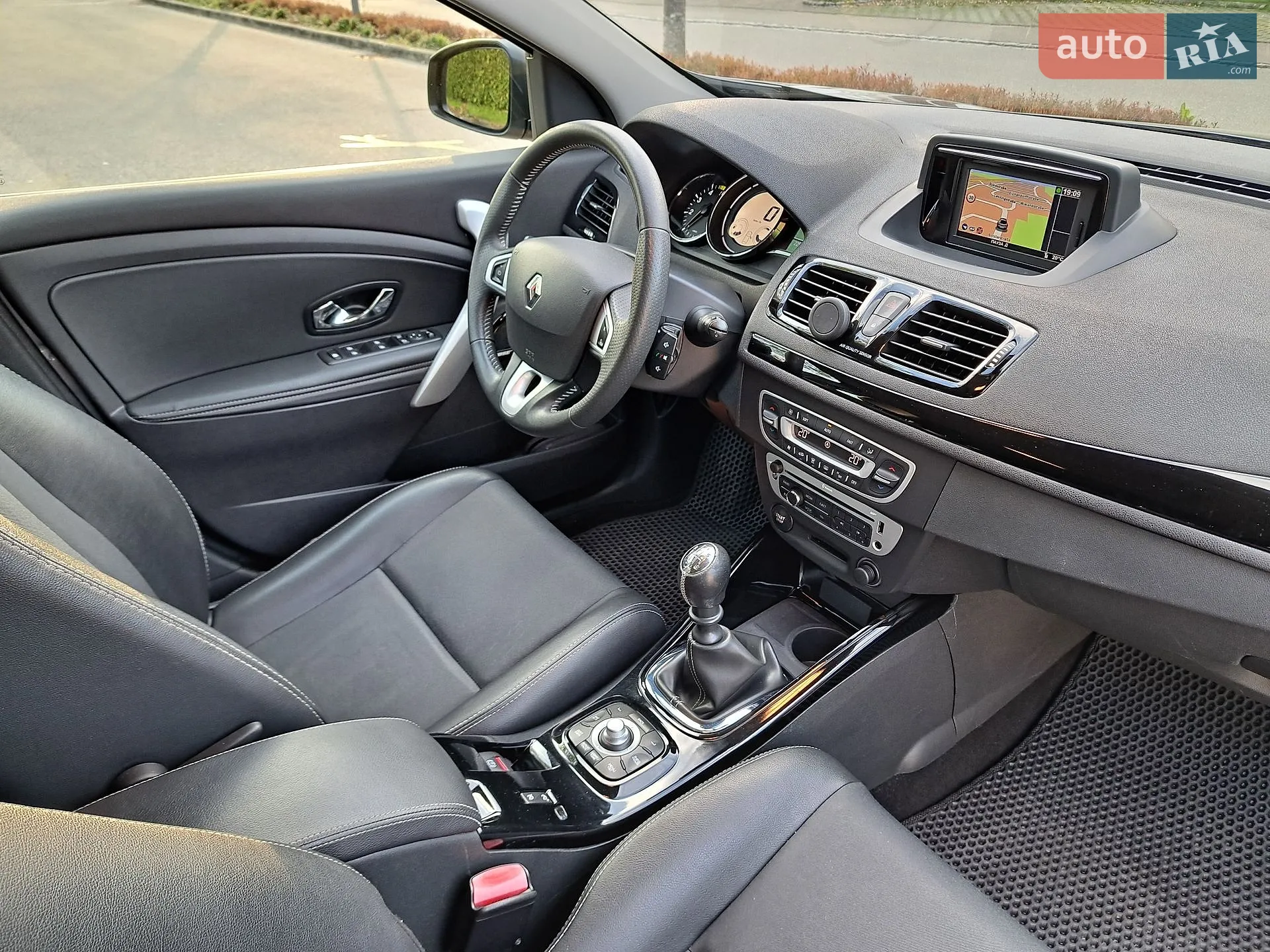 2012 Renault Megane - мініатюра 21
