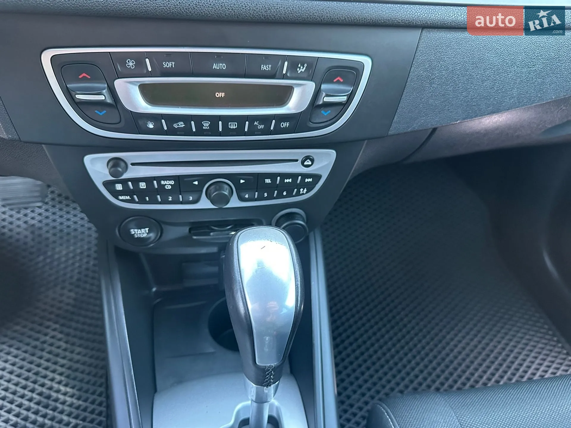 2010 Renault Megane - мініатюра 37