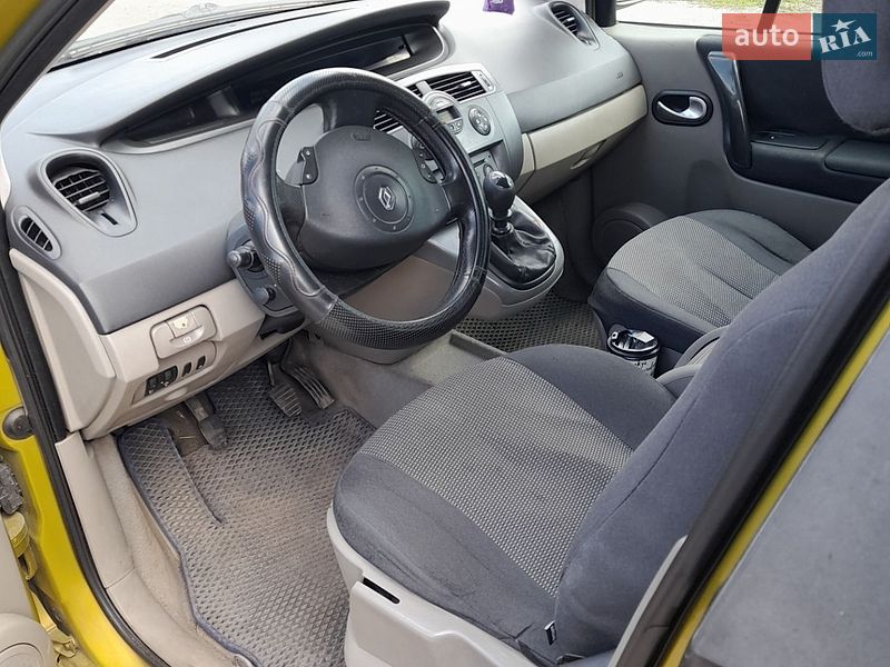 Хэтчбек Renault Megane 2004 в Смеле
