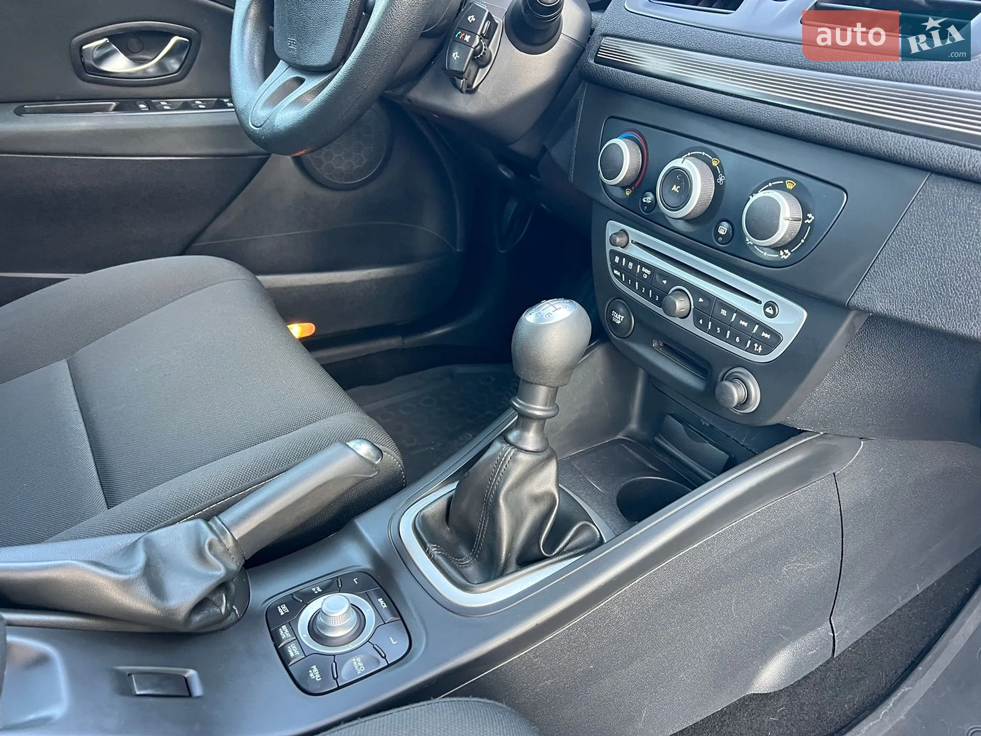 2010 Renault Megane - мініатюра 31
