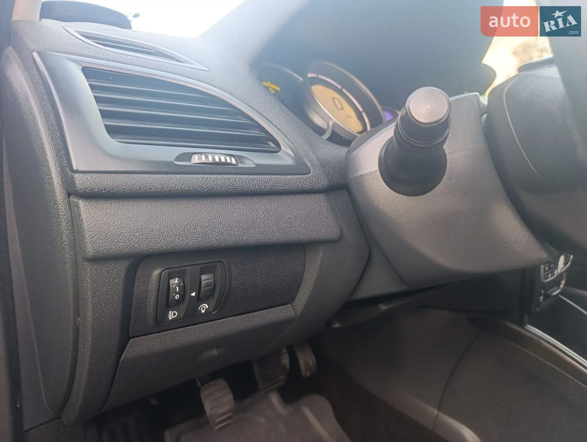 2011 Renault Megane - мініатюра 39