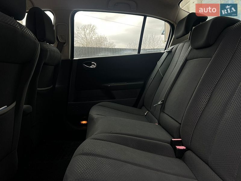 Седан Renault Megane 2004 в Тернополе фото 16 Седан Renault Megane 2004 в Тернополе
