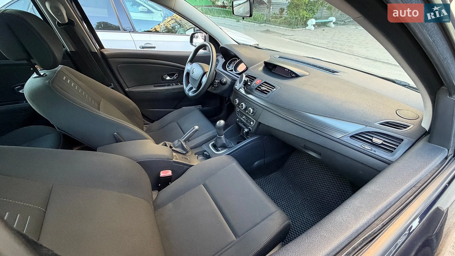 2010 Renault Megane - мініатюра 13