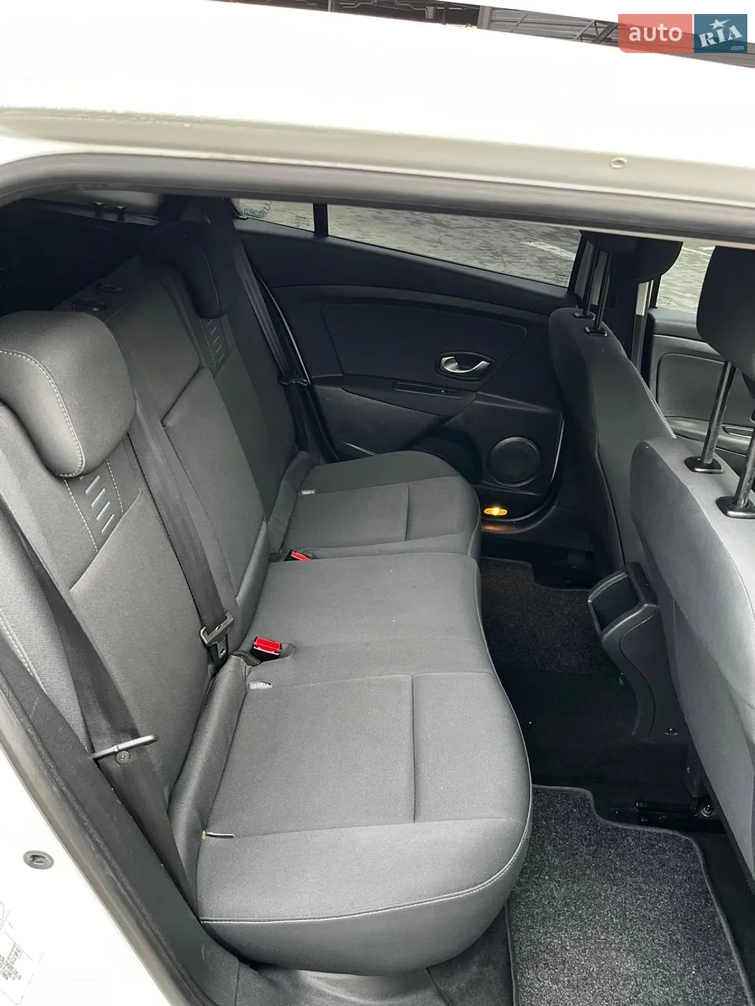 2010 Renault Megane - мініатюра 20
