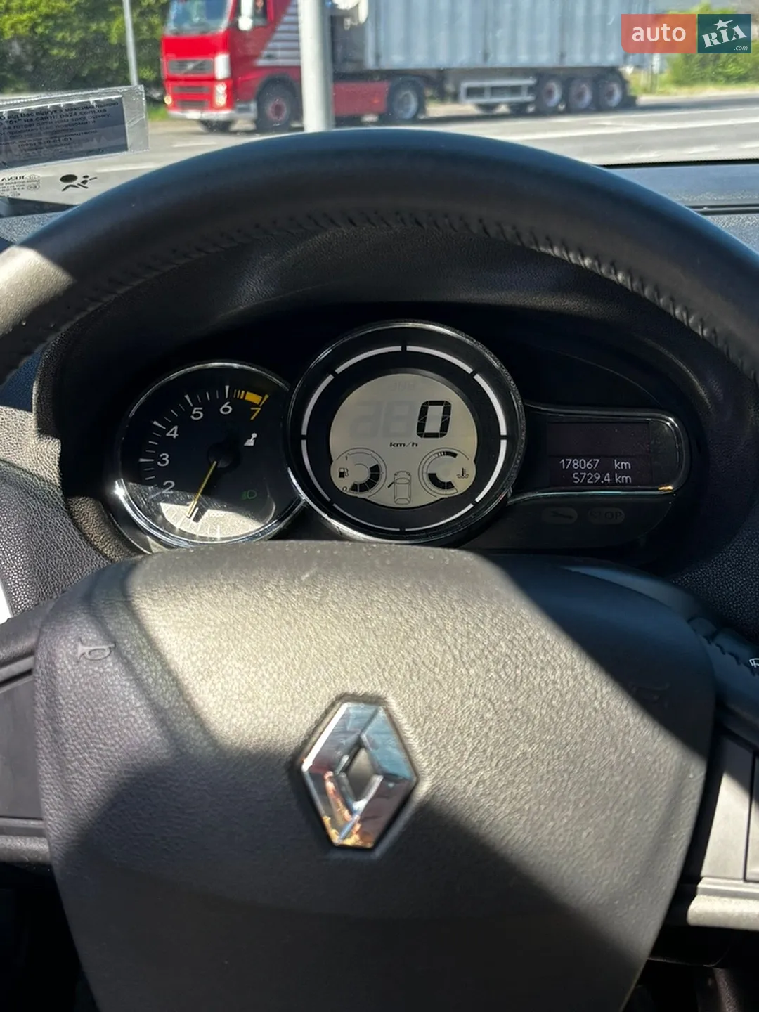 2010 Renault Megane - мініатюра 14