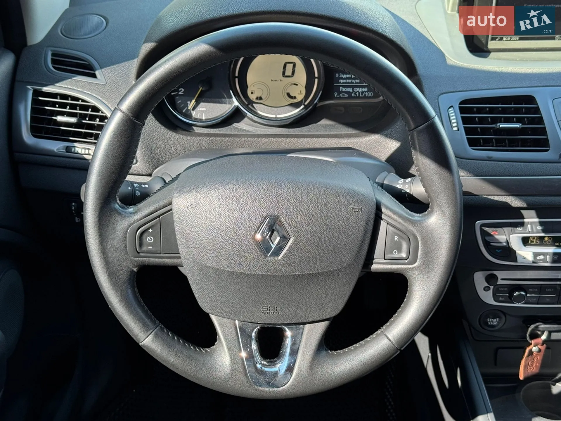 2014 Renault Megane - мініатюра 12