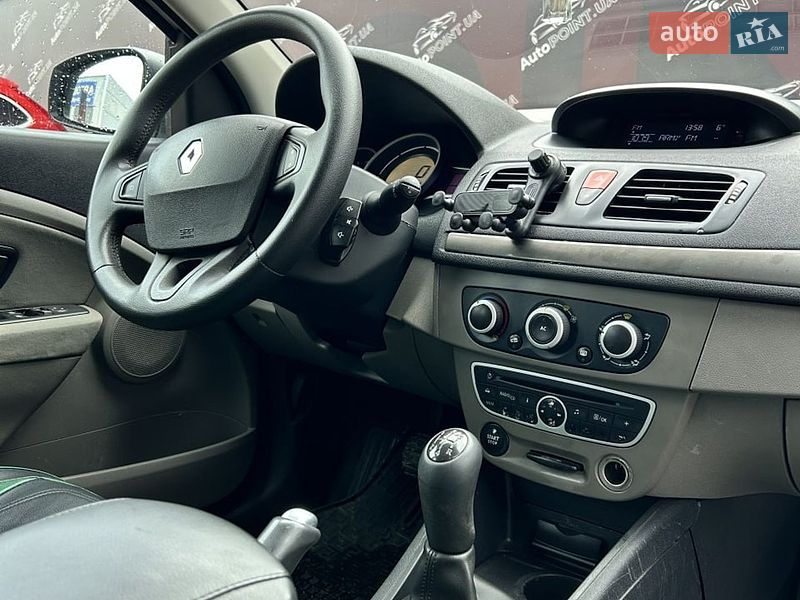 Хэтчбек Renault Megane 2011 в Сумах фото 27 Хэтчбек Renault Megane 2011 в Сумах