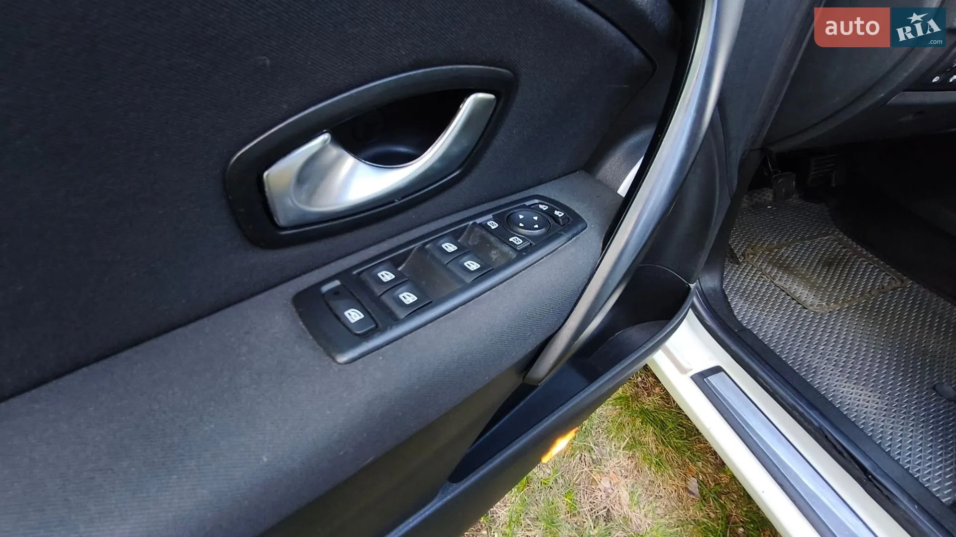 2011 Renault Megane - мініатюра 28